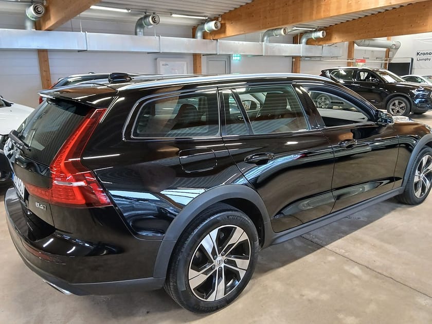 Bild 4 av Volvo V60 Cross Country B4 MILDHYBRID AWD 197HK 4x4 Advanced