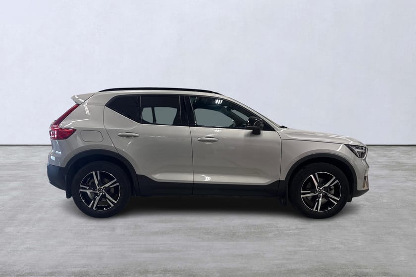Bild 3 av Volvo XC40 B3 FWD Bensin Plus Dark