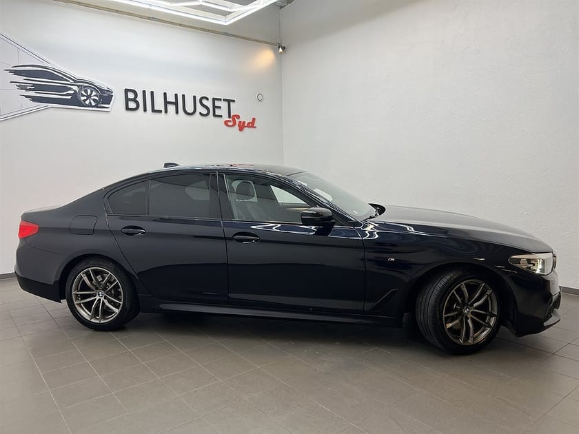Bild 2 av BMW 520d xDrive Sedan 520 190hk M Sport Värmare/Läder/Krok/Navi/Bkamera/Nyservad
