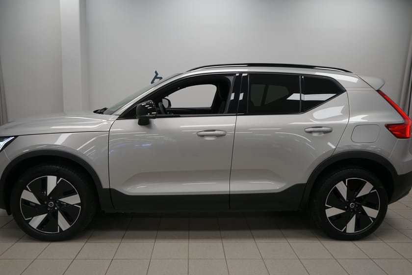 Bild 2 av Volvo EX40 Twin Motor Performance Plus | Drag | 360 kamera | Värmepump |