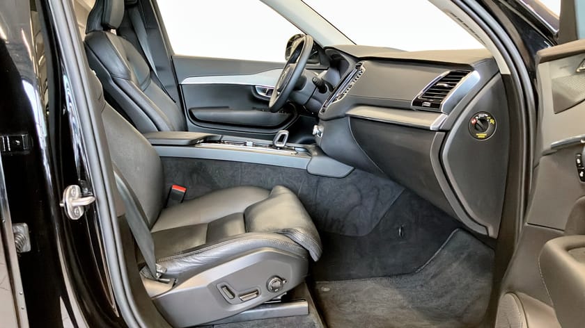 Bild 3 av Volvo XC90 7 Säten Recharge T8 AWD ULTIMATE BRIGHT |Drag|HUD|Carplay|Pano|360°|