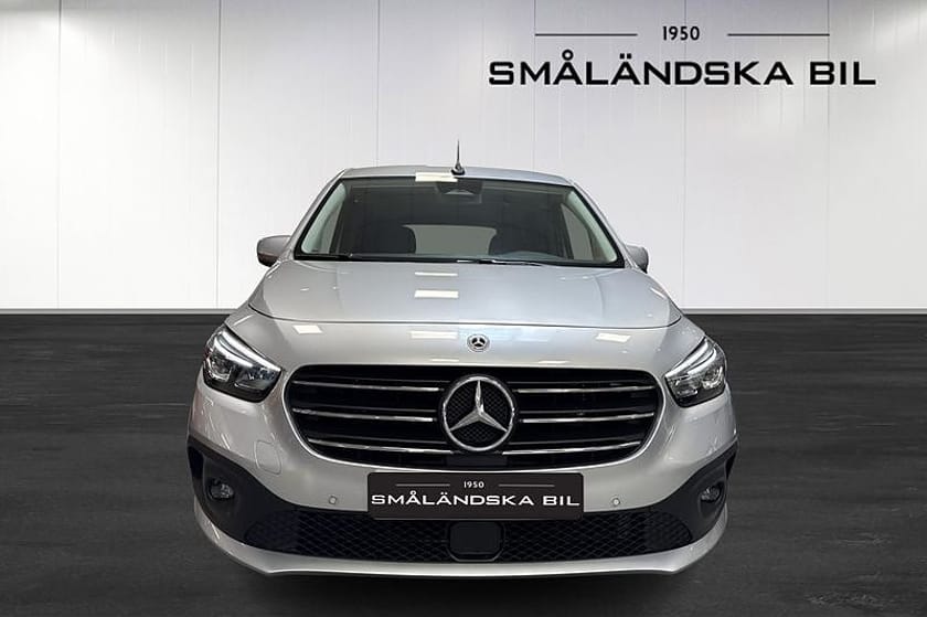 Bild 2 av Mercedes-Benz T 180 d DCT Style Edition 116hk