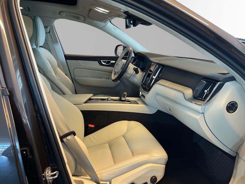 Bild 5 av Volvo XC60 Recharge T6 Core Edition