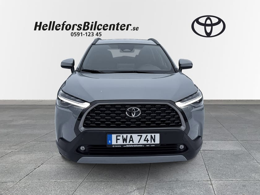 Bild 5 av Toyota Corolla Cross Hybrid AWD-i Style V-Hjul P-Sensorer Värmare