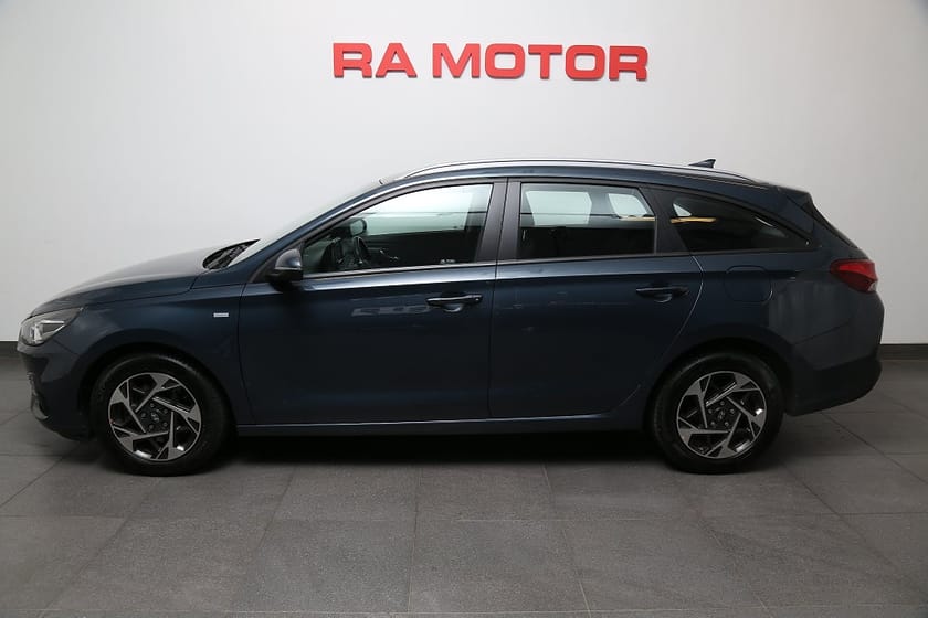 Bild 3 av Hyundai i30 Kombi 1,0 T-GDi 120hk MHEV Essential Aut Kamera Carplay