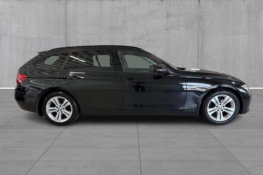 Bilde 4 av BMW 318i Touring 136HK, Ryggekamera, Automatgir, Hengerfeste, Skinn,