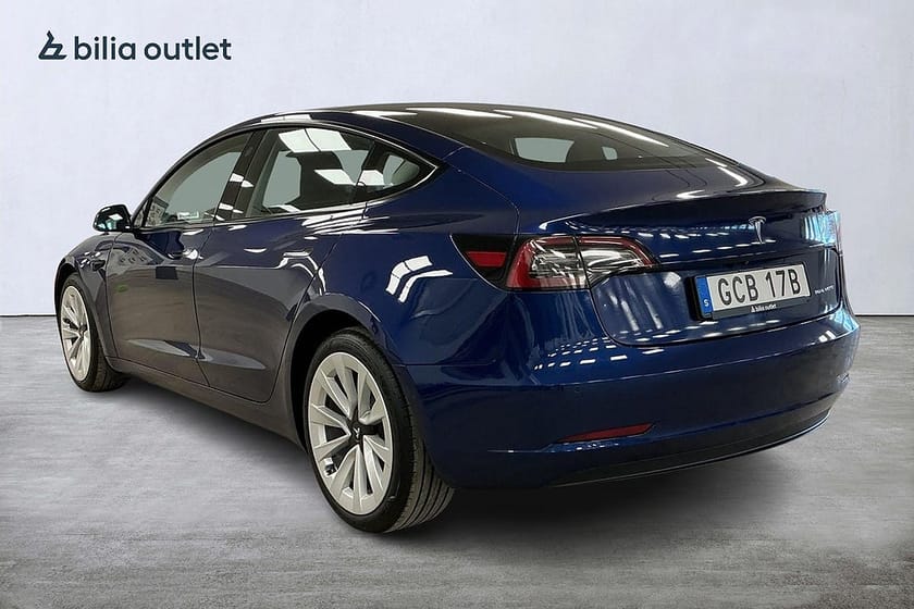 Bild 3 av Tesla Model 3 Long Range AWD Nybesiktigad Panoramaglas 360°kam Skinn