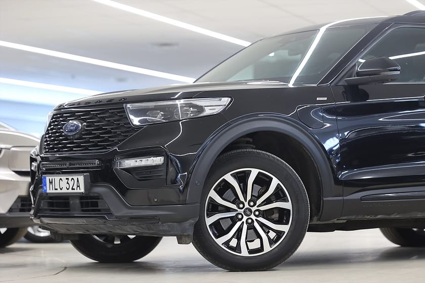 Bild 4 av Ford Explorer Plug-In Hybrid 457hk ST Line B&O Pano 360 7-Sits Drag