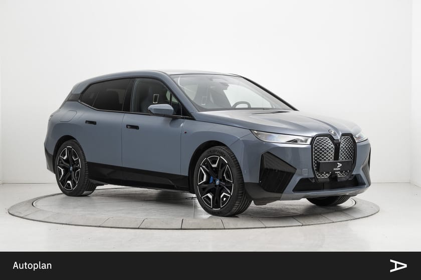 Bilde 1 av BMW iX xDrive40 Supercharged ACC/Krok/360º/B&W/HUD/Comfort