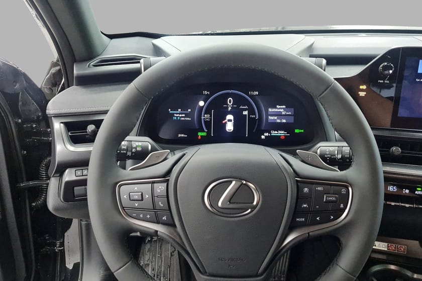Bilde 5 av Lexus UX 300e Edition35 - Skinn - Ventilerte seter - Kamera - Cruise