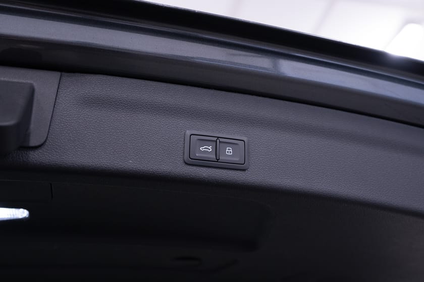 Bild 5 av Audi A6 Avant 45 TDI quattro S-Line Cockpit B&O Luft-F Matrix 231hk