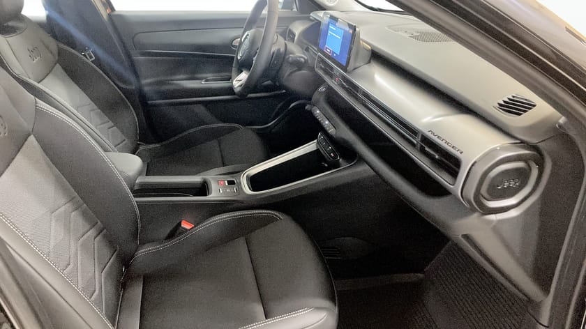 Bild 3 av Jeep Avenger e-Hybrid Altitude 1.2T Aut PL fr 3495kr/mån