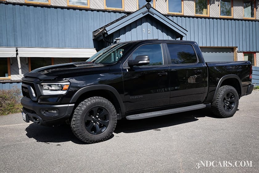 Bild 4 av RAM 1500 Crew Cab REBEL DIESEL BLACK APPEARANCE PACKAGE RAMBOX MULTIGATE