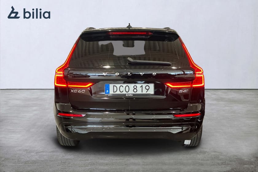 Bild 5 av Volvo XC60 B4 AWD Diesel Core Parkeringssensor fram/bak Parkeringskamera bak Programmerbar bränslevärm