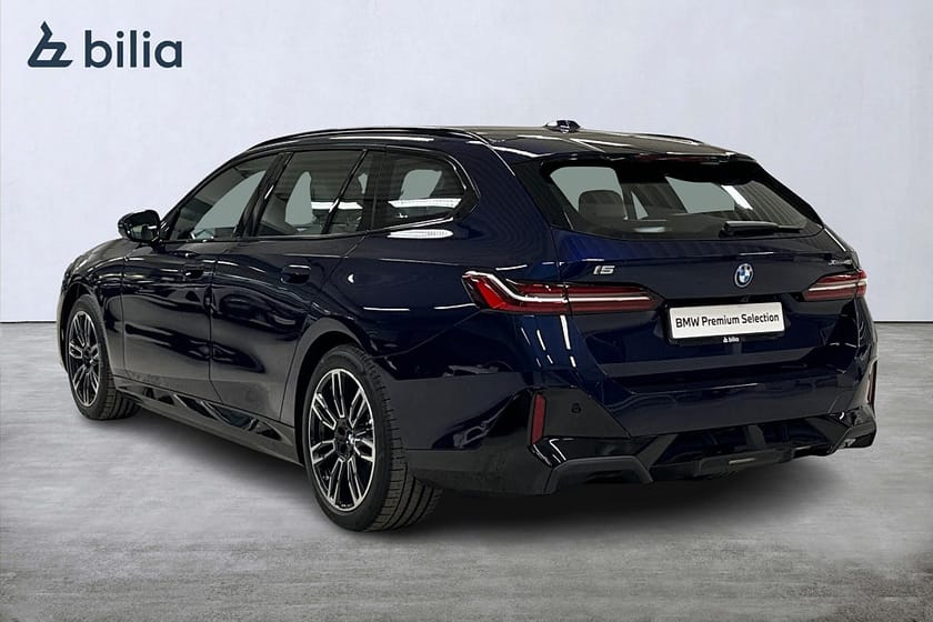 Bild 2 av BMW i5 xDrive40 Touring xDrive 40 M-Sport | DEMOBIL | Drag | H&K