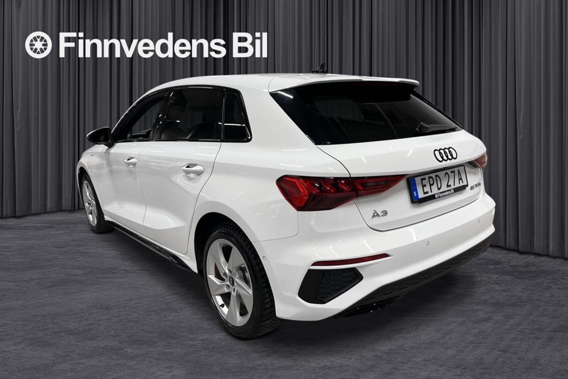 Audi A3 2021 - miniatyr 2