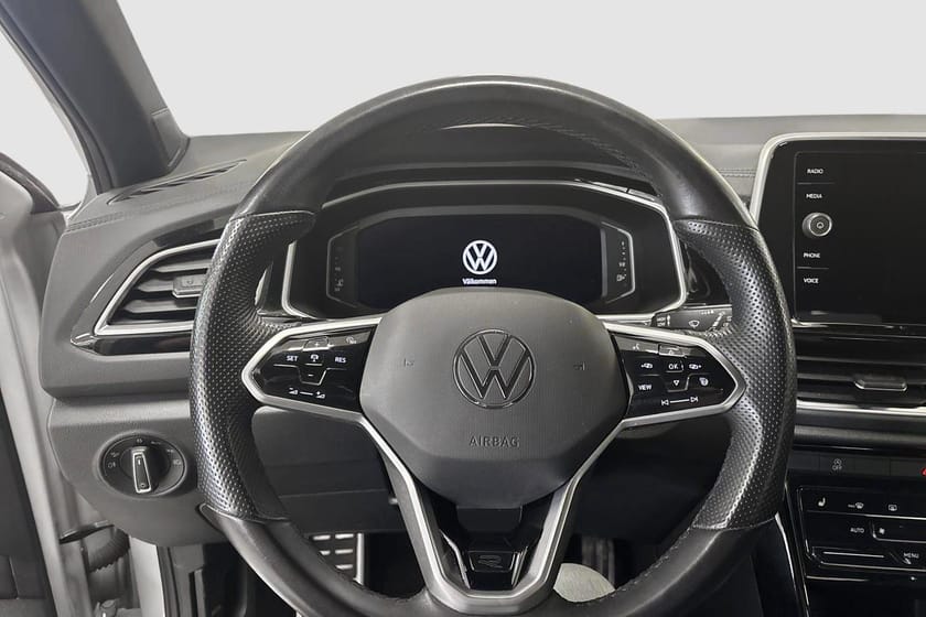 Bild 2 av Volkswagen T-Roc R-line - VHJUL, VÄRMARE, DRAG