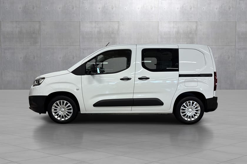 Bilde 2 av Toyota ProAce City Kort L1 1.5 Diesel 100 Comf.Fleet Colour