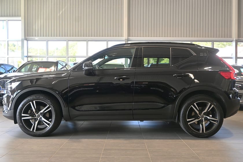 Bild 2 av Volvo XC40 B4 AWD 197hk R-Design Drag Läder