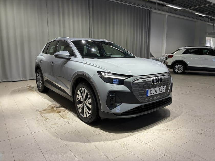 Bild 5 av Audi Q4 40 e-tron Proline Assistans-paket