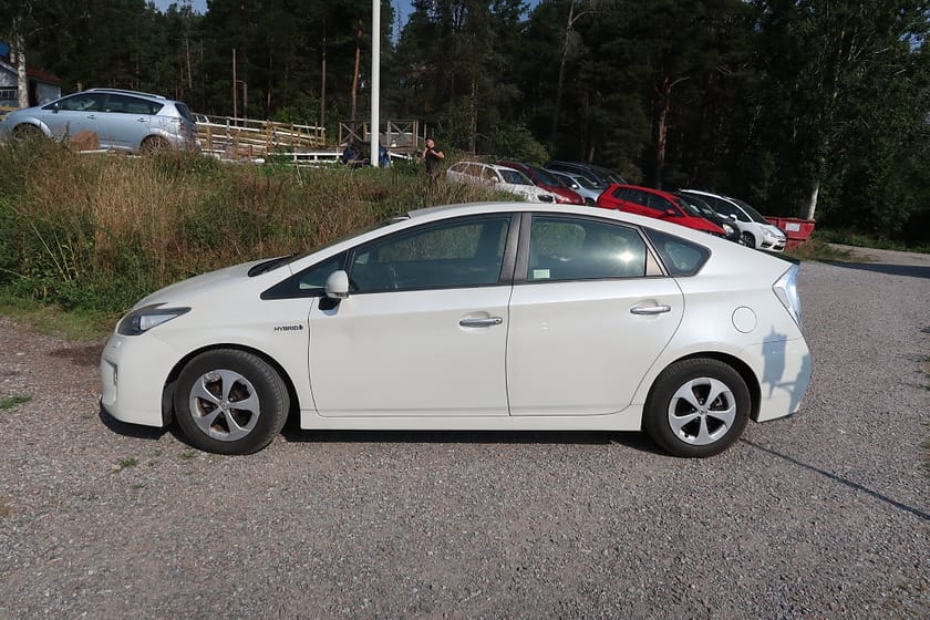 Bild 1 av Toyota Prius Plug-in Hybrid 1.8 VVT-i + 3JM CVT Euro 5