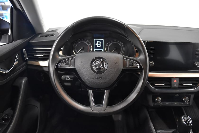 Bild 2 av Škoda Scala 1.0 TSI Style Drag AdpativF Carplay Ny-serv 115hk