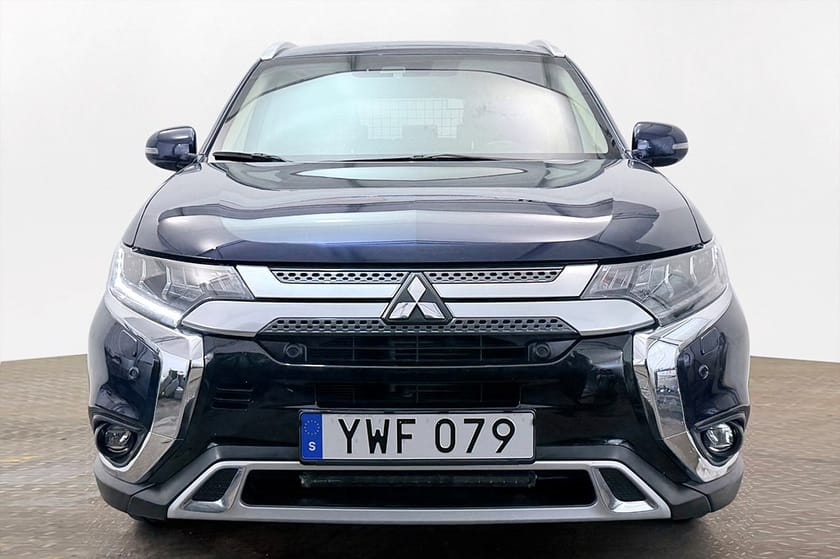 Bild 3 av Mitsubishi Outlander 2.0 4WD Comfort Delläder Kamera Keyless 150hk