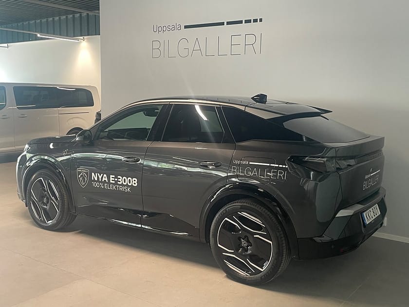 Bild 4 av Peugeot E-3008 GT Ultimate Dragkrok, Nappaläder, 360kamera, el-räckvidd: 525km