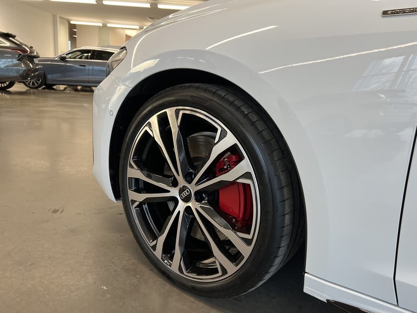Bild 4 av Audi A5 Avant e-hybrid quattro 367hk S Tronic