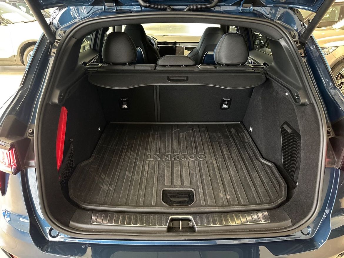 Lynk & Co 01 2023 - miniatyr 17