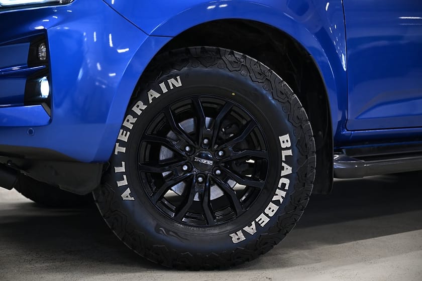 Bild 5 av Isuzu D-Max Crew Cab 163HK Automat|Kåpa|Drag|Värmare|EnÄgare|Leasbar|SeUtr!
