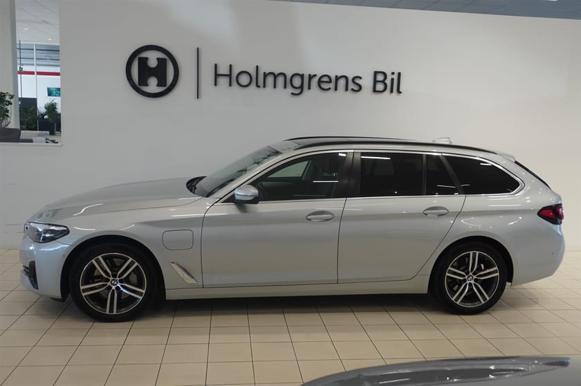 Bild 3 av BMW 530e xDrive Touring Komfort Pano 292hk