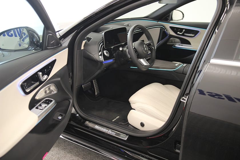 Bild 2 av Mercedes-Benz E 220 d SEDAN AMG CDI 197HK Panorama Läder