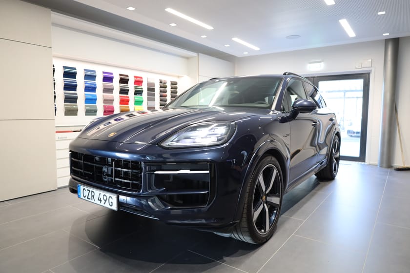 Bild 2 av Porsche Cayenne E-Hybrid / Burmester / Nightvision / 470 HK