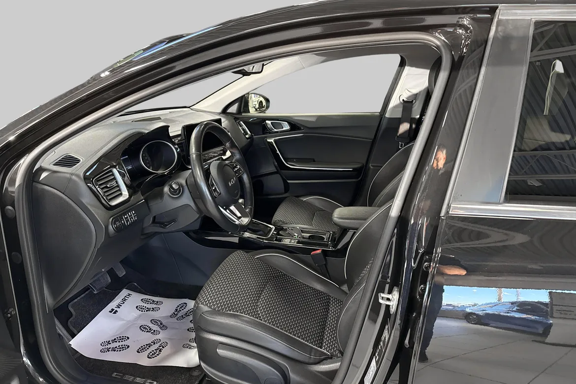 picture of a car
