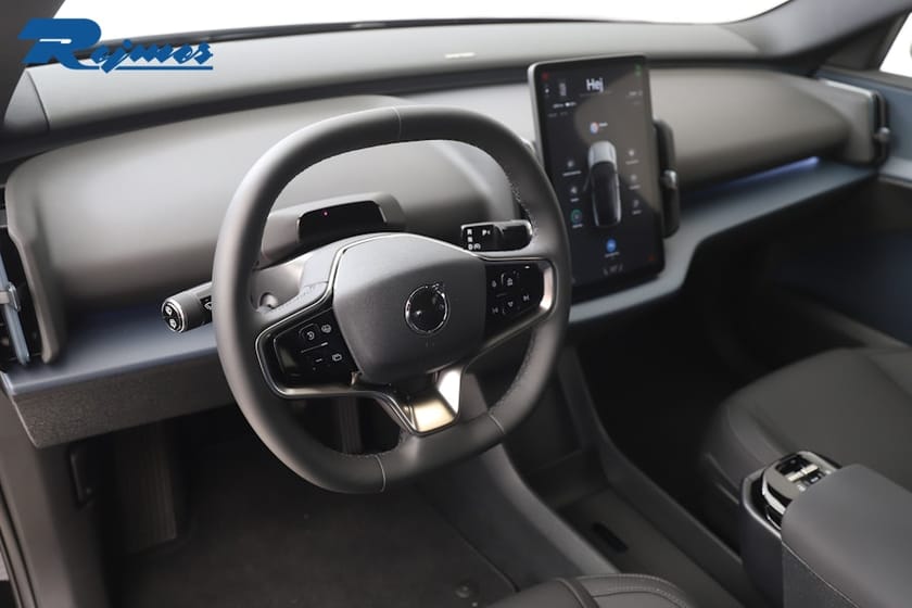 Bild 2 av Volvo EX30 Single Motor Extended Range M R Plus Edition