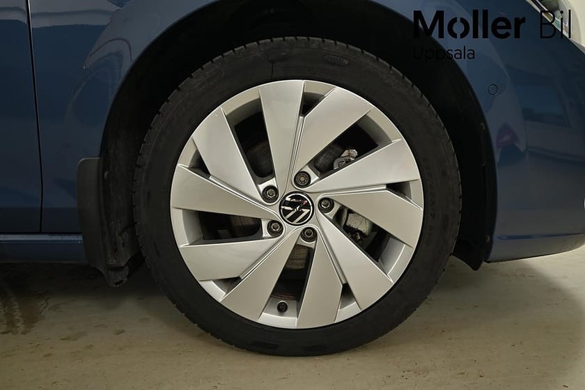 Bild 3 av Volkswagen Golf 1.5 eTSI 150hk, Edition, Backkamera, Värmare
