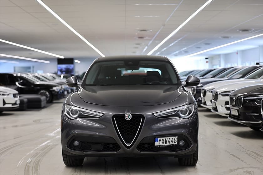 Bild 5 av Alfa Romeo Stelvio 2.2 JTD 150hk PDC Drag Keyless start