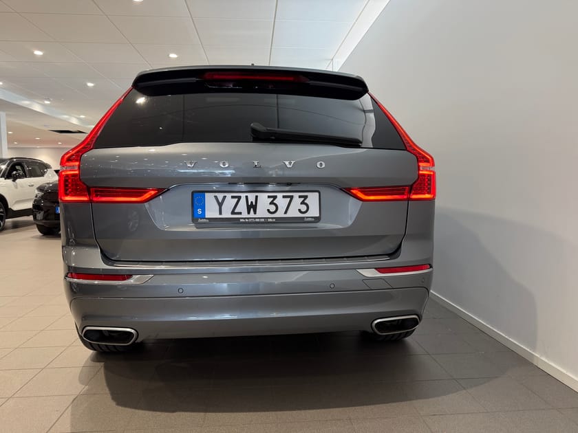 Bild 5 av Volvo XC60 T5 II AWD Inscription / Panorama / Dragkrok / Automatisk baklucka / Adaptiv farthållare / Minnesstol / Elektrisk stol /