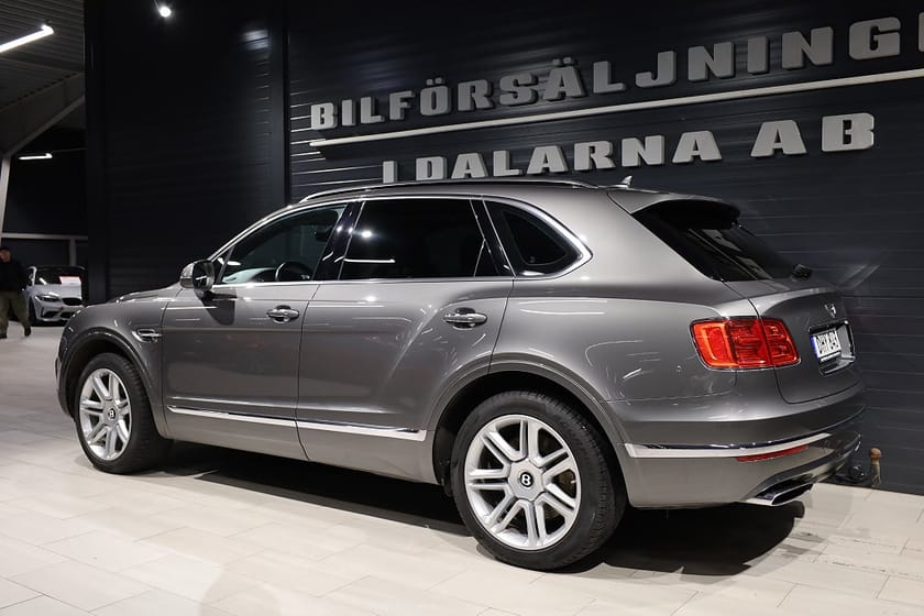 Bild 4 av Bentley Bentayga 6.0 W12 Onyx Edition 608hk