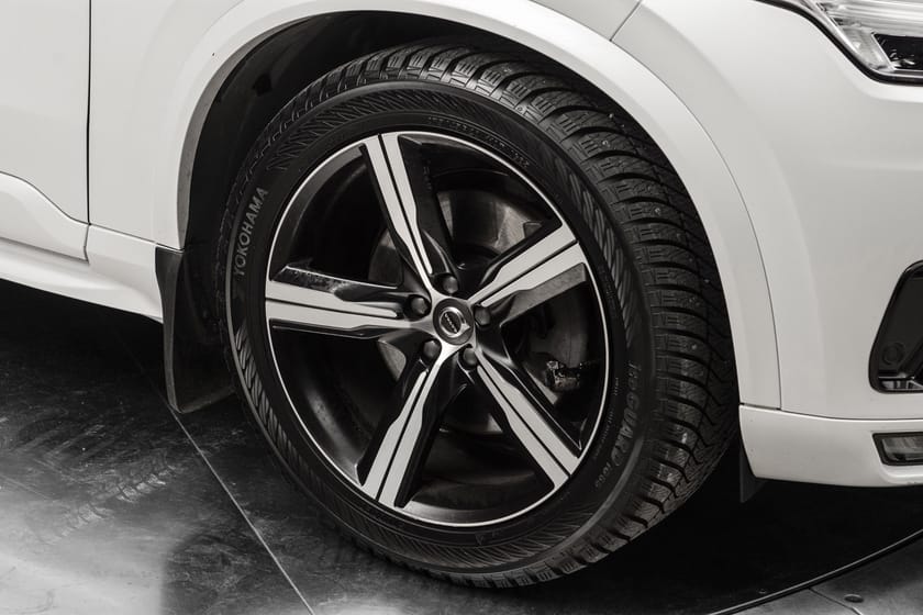 Bilde 2 av Volvo XC90 D5 AWD R-Design KROK/HEADUP/KAMERA360°/LUFTFJÆRING ++