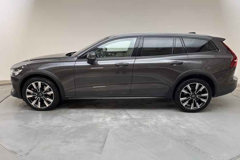 Bild 2 av Volvo V60 Cross Country B4 AWD Diesel Plus Bright Pano