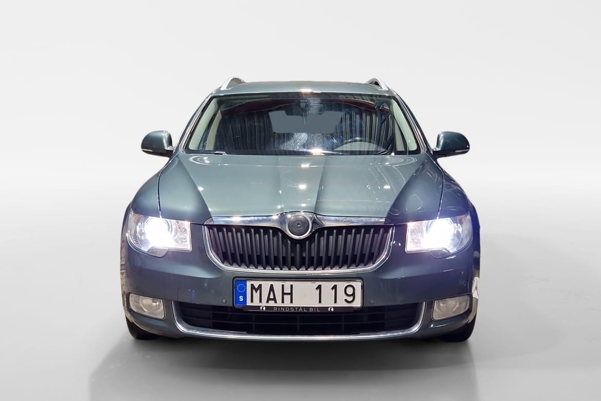 Škoda Superb Kombi 2.0 TDI DSG Sekventiell, 140hk, 2012