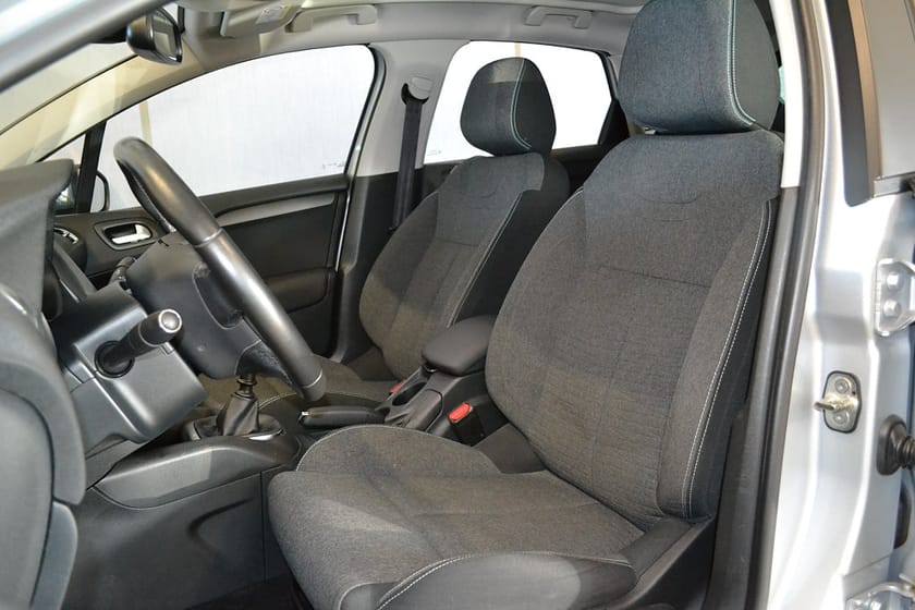 Bild 5 av Citroën C4 1.6 BlueHDi Manuell Nav V-Hjul Panorama 120hk