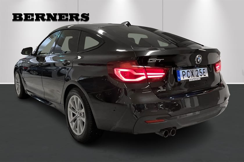 Bild 3 av BMW 320d xDrive GT / Panorama / Head up / M sport /