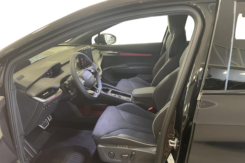 Bild 4 av Škoda Enyaq 85x Sportline 286 hk