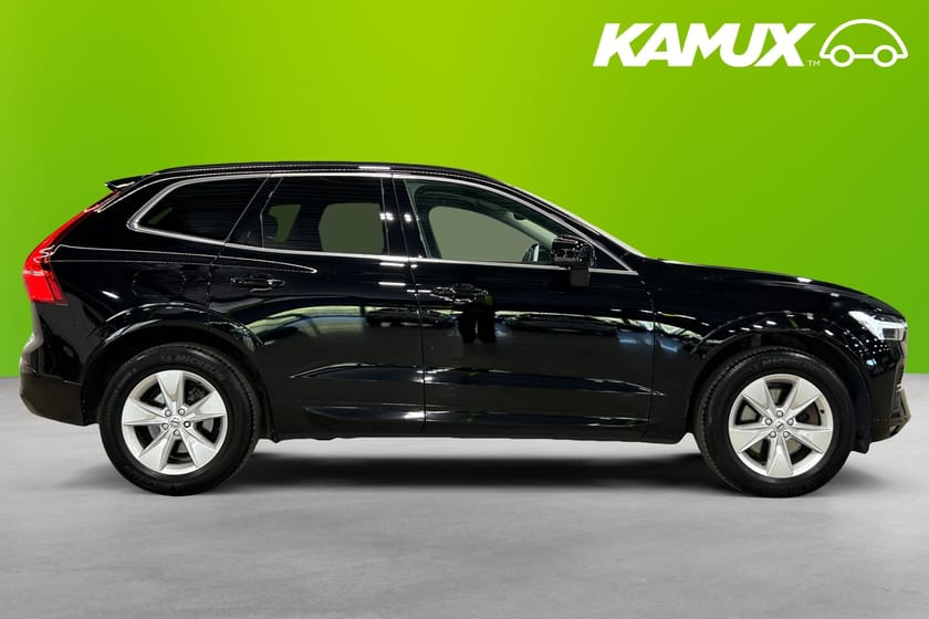 Bild 2 av Volvo XC60 B4 AWD Momentum Plus 197HK Skinn Kamera Google Värmare Drag