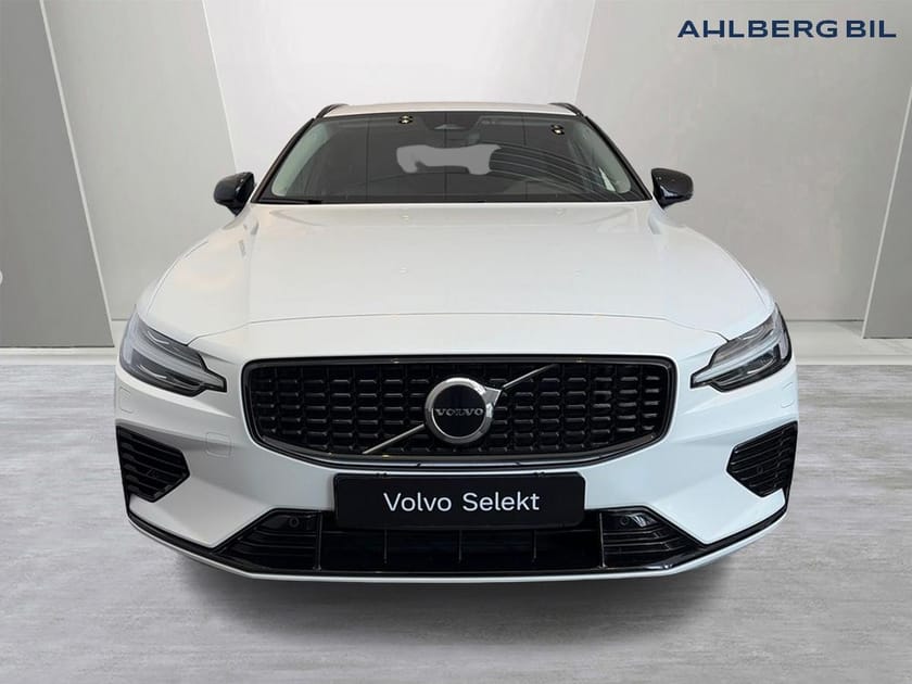Bild 5 av Volvo V60 T6 Plus Dark Edition. Backkamera, Drag, Navi, Adaptiv farthållare, Tonade rutor.