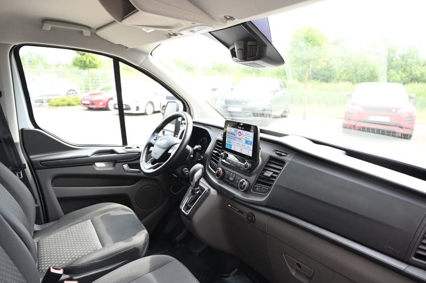 Bild 3 av Ford Transit Custom 340 Crew Van Dubbelhytt 170hk automat Dubbelhytt Trend 170hk Automat
