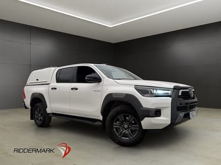 Toyota Hilux Dubbelhytt Invincible 2.8 4WD M/K-Värm Drag JBL Kåpa MOMS